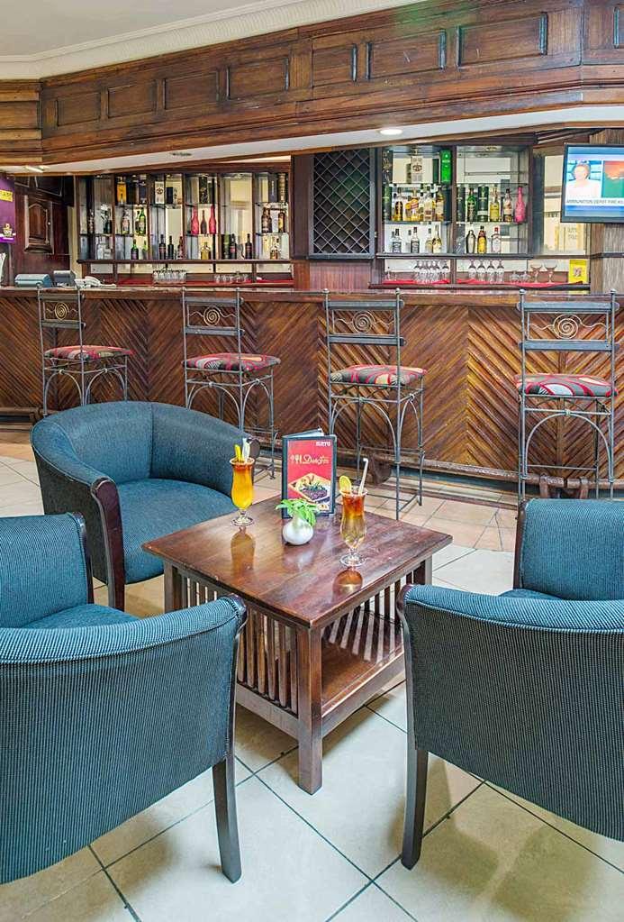 New Ambassador Hotel Harare Restaurant photo