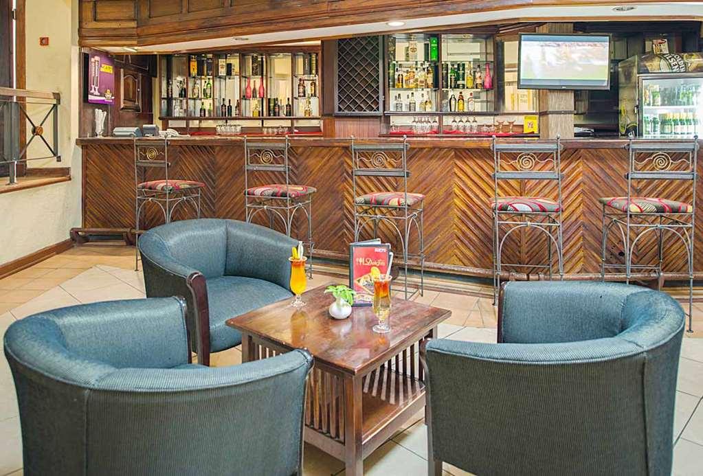 New Ambassador Hotel Harare Restaurant photo