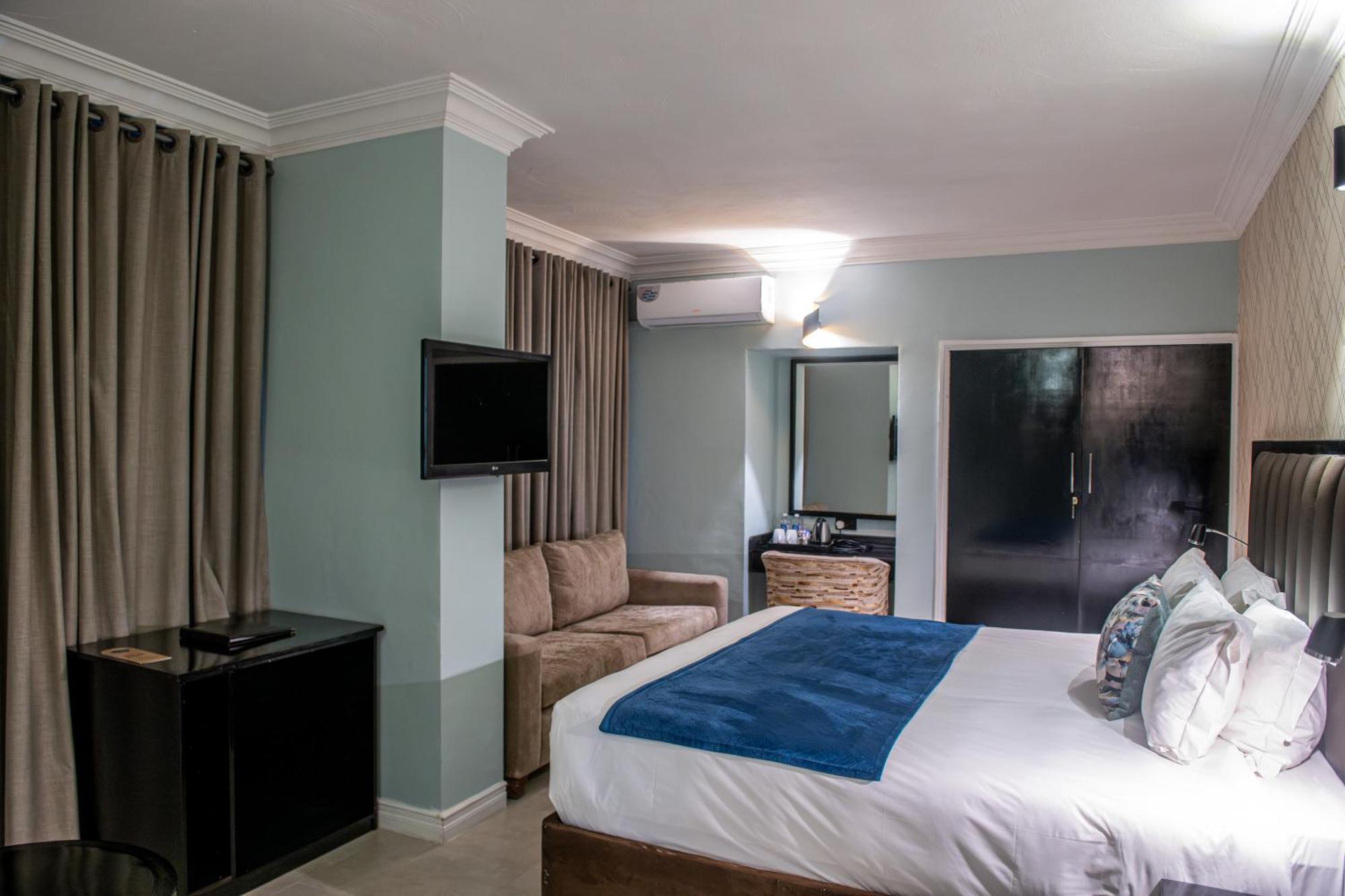 New Ambassador Hotel Harare Exterior photo